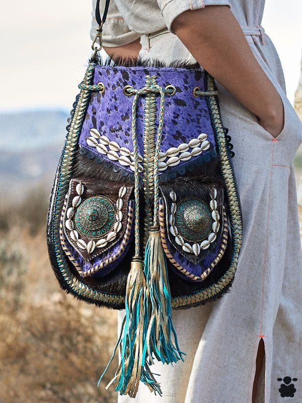 Bolso piel morado y negro con Caracolas