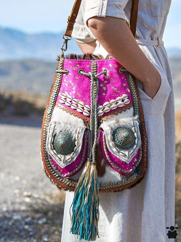 Bolso piel fucsia y blanco con Caracolas