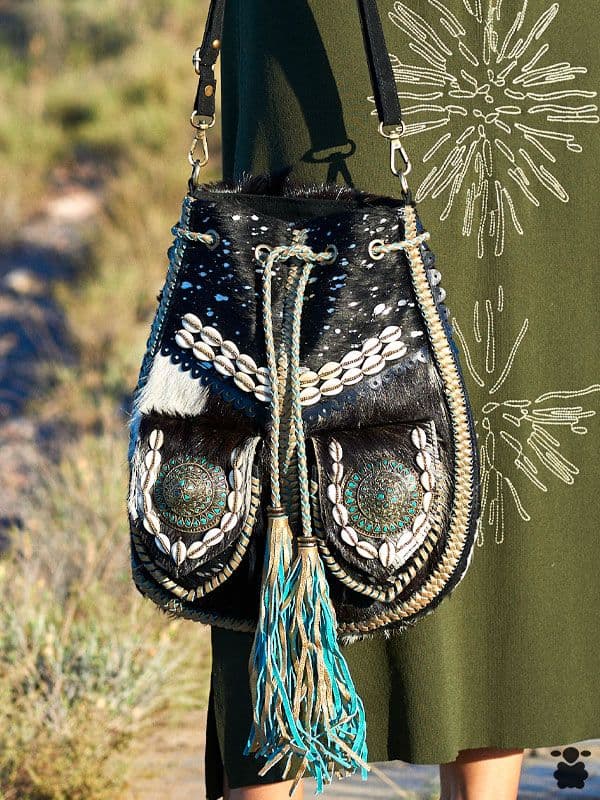 Bolso piel Negro con Caracolas