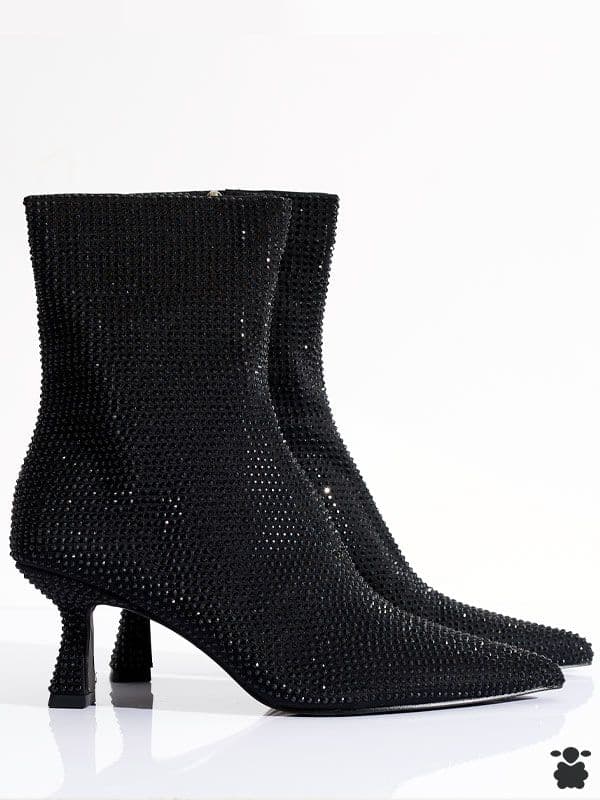 Botines de cristales negros