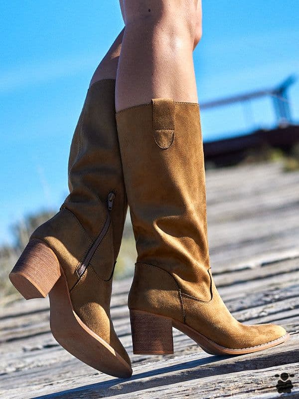 Botas camperas camel Gijón