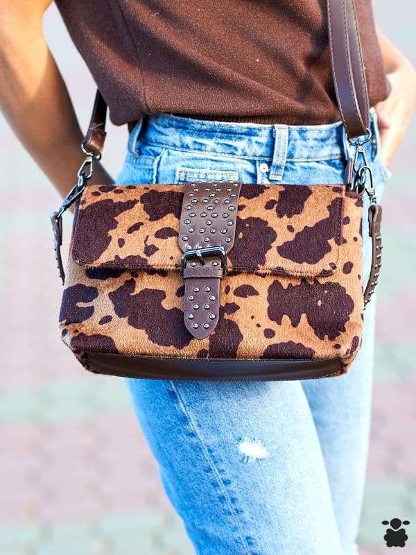 Bolso Vaca Camel con Tachuelas