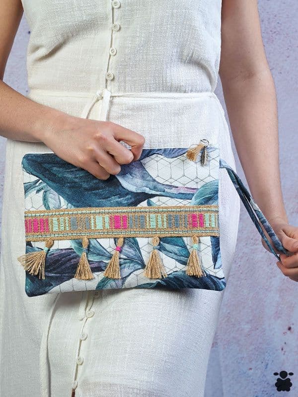 Bolso bohemio pompones