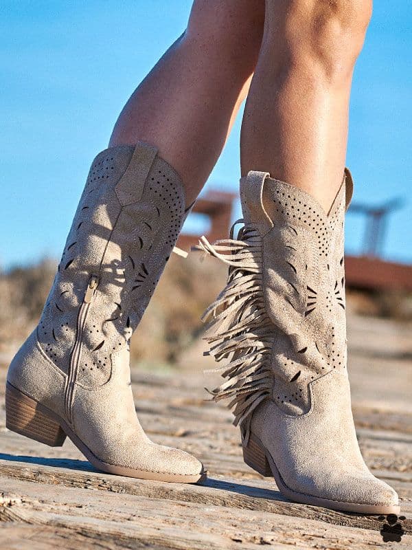Botas cowboy calada flecos beige