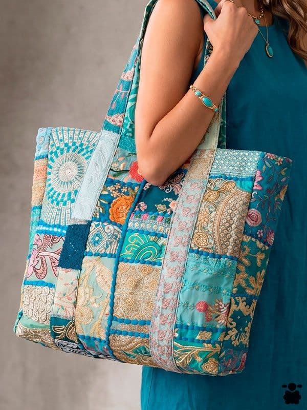 Bolso hippie azul retales bordados