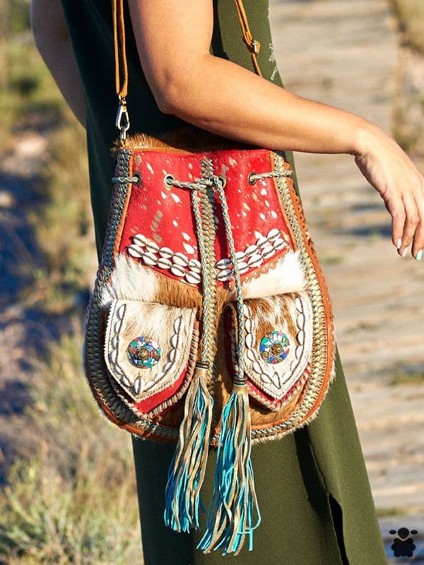 Bolso piel rojo camel blanco con Caracolas