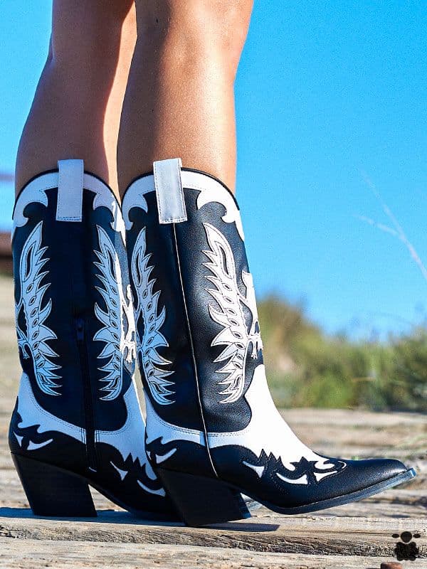 Botas cowboy blanco y negro Aravaca