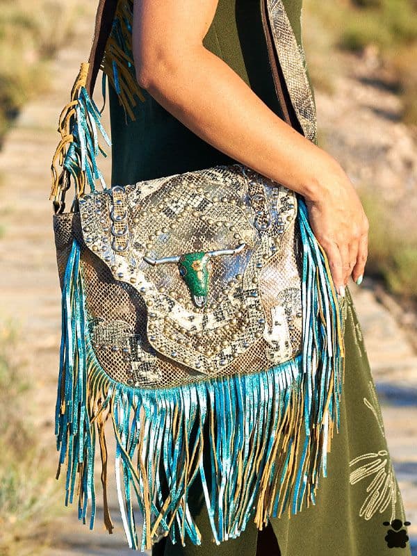 Bolso bohemio de piel print serpiente