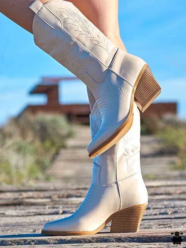 Botas camperas Zendaya beige