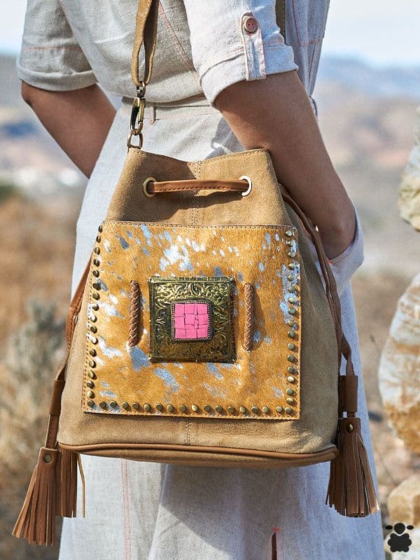 Bolso boho camel metalizado