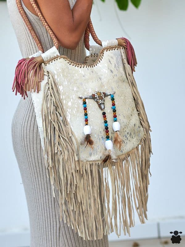 Bolso Boho Chic Tauro Blanco con Flecos